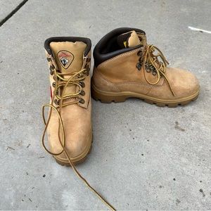 Herman Survivors waterproof oil/slip resistant boots, men’s size 5.5